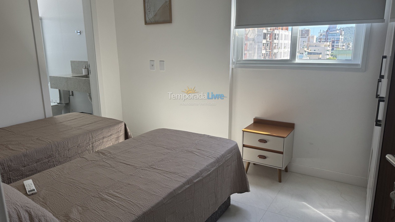 Casa para aluguel de temporada em Bombinhas (Praia de Bombas)