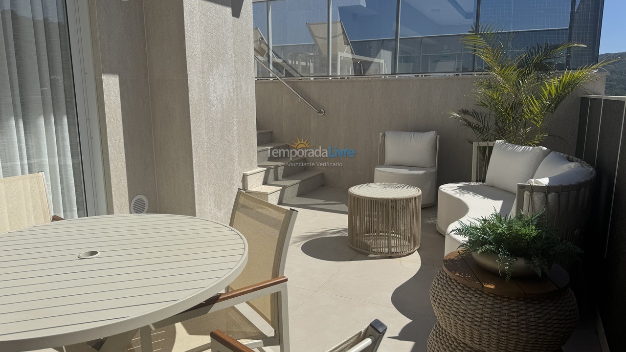 Casa para aluguel de temporada em Bombinhas (Praia de Bombas)