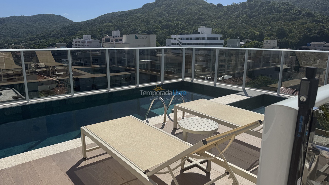 Casa para aluguel de temporada em Bombinhas (Praia de Bombas)