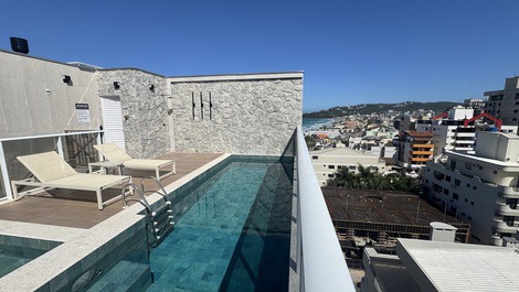 Lujoso departamento de 2 suits con vista al mar