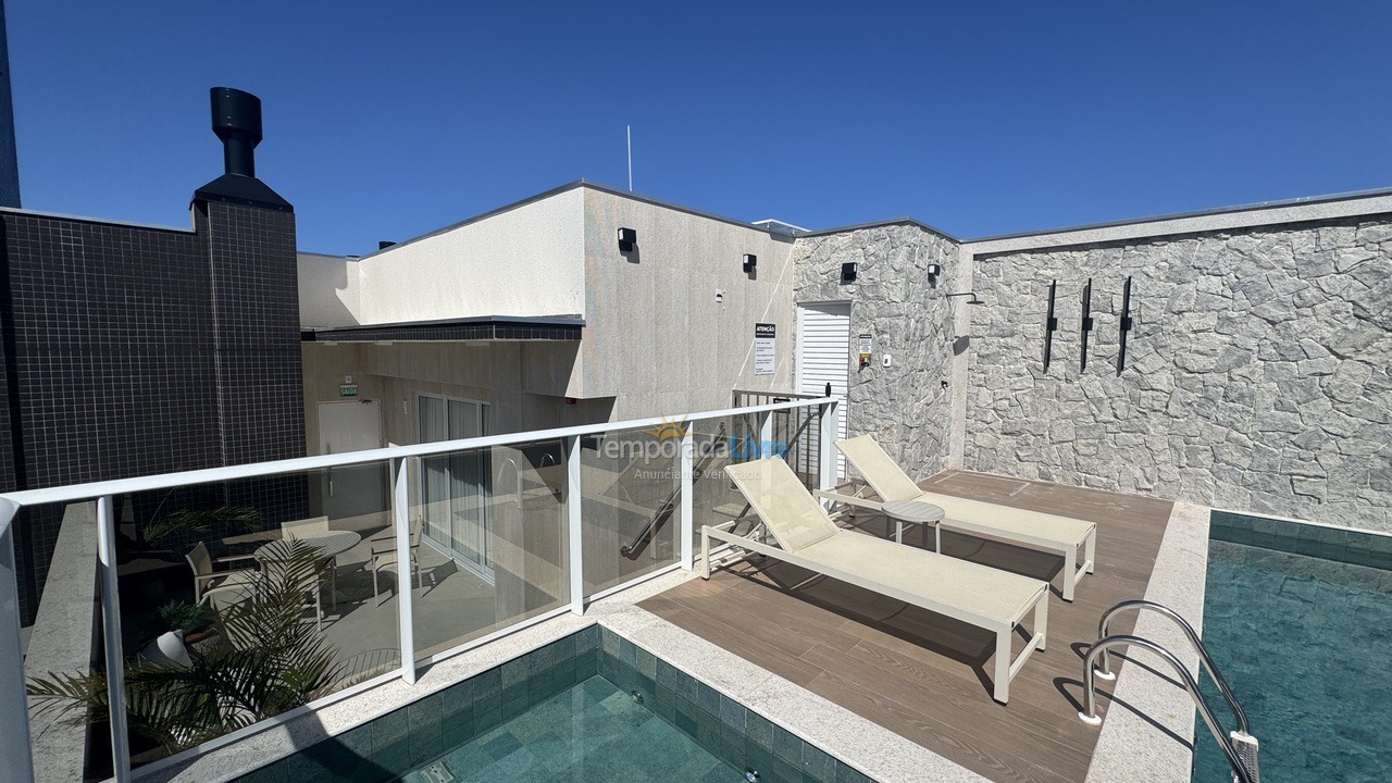 Casa para aluguel de temporada em Bombinhas (Praia de Bombas)