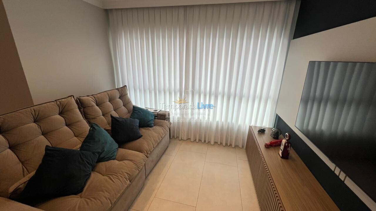 Apartamento para aluguel de temporada em Itapema (Meia Praia)