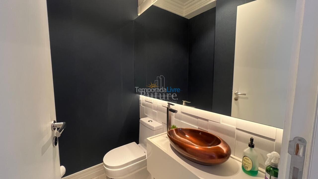 Apartamento para aluguel de temporada em Itapema (Meia Praia)