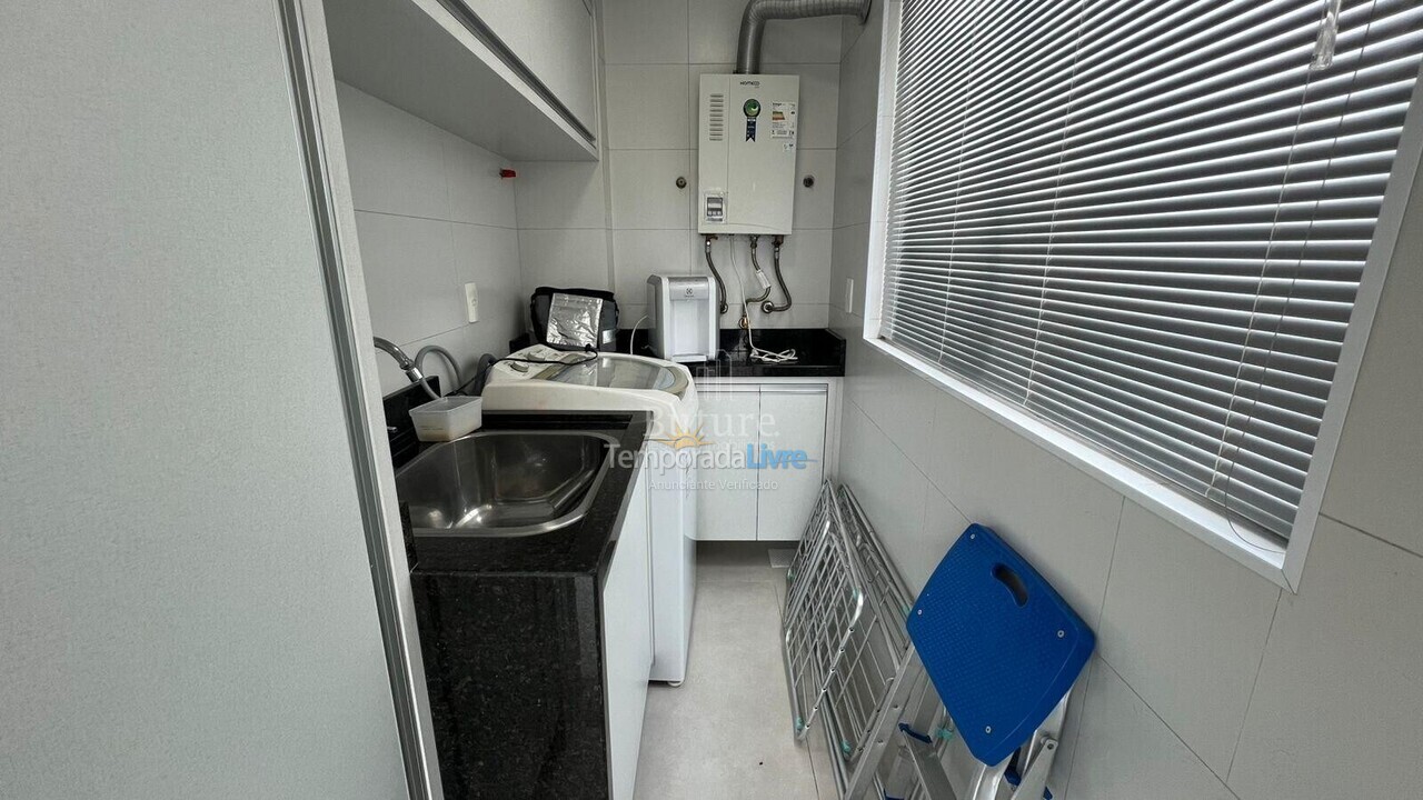 Apartamento para aluguel de temporada em Itapema (Meia Praia)