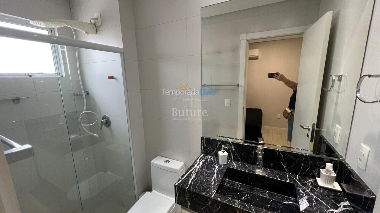 Apartamento para aluguel de temporada em Itapema (Meia Praia)