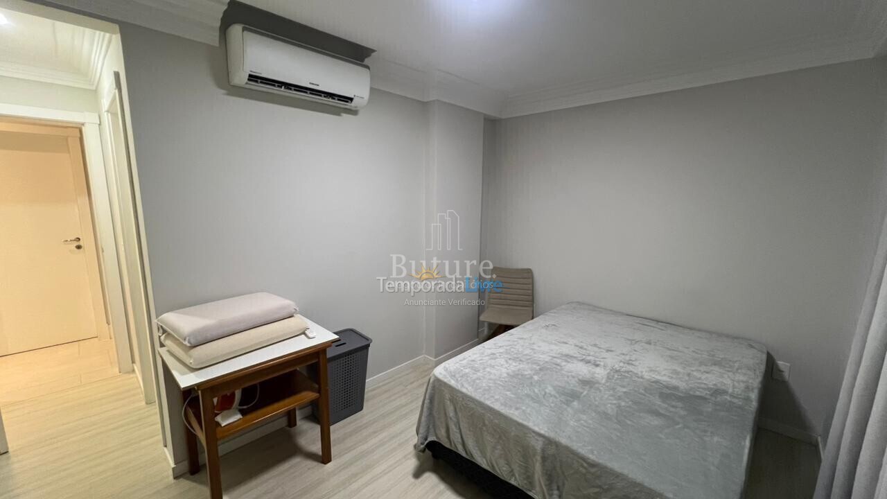 Apartamento para aluguel de temporada em Itapema (Meia Praia)