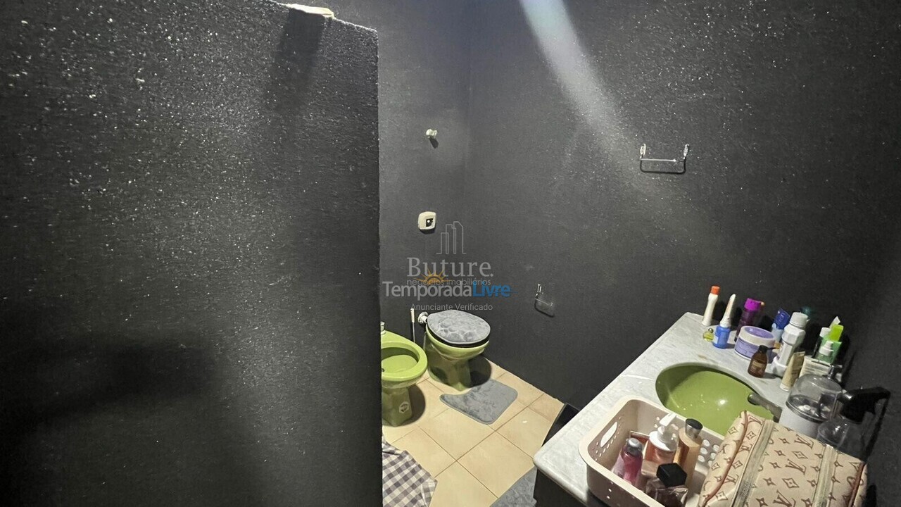 Casa para aluguel de temporada em Itapema (Estreito)