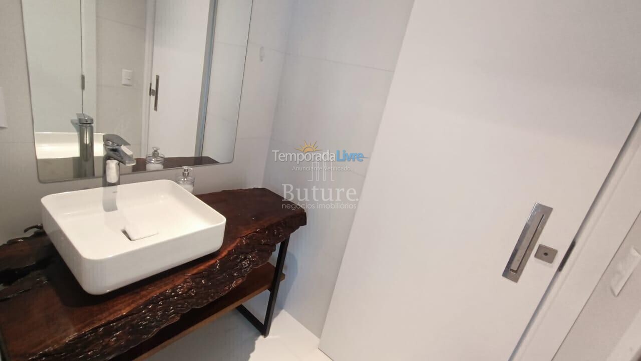 Apartment for vacation rental in Itapema (Centro)