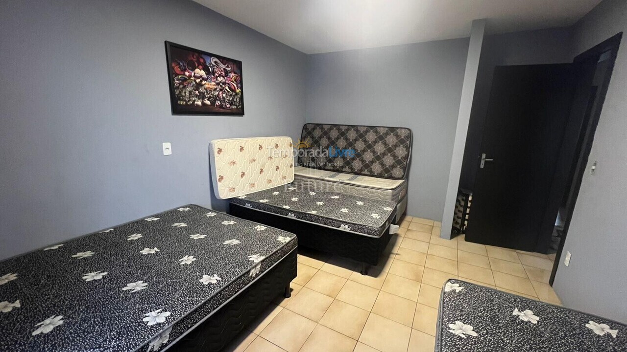 Casa para aluguel de temporada em Itapema (Estreito)