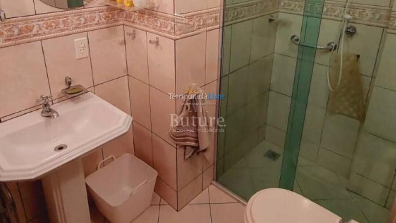 Apartamento para aluguel de temporada em Itapema (Meia Praia)