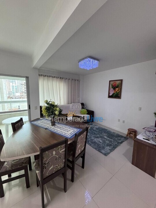 Apartamento para aluguel de temporada em Itapema (Meia Praia)