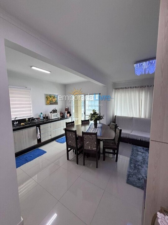 Apartamento para aluguel de temporada em Itapema (Meia Praia)