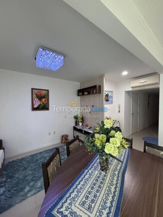 Apartamento para aluguel de temporada em Itapema (Meia Praia)