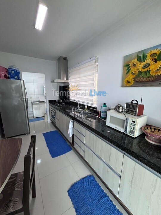 Apartamento para aluguel de temporada em Itapema (Meia Praia)