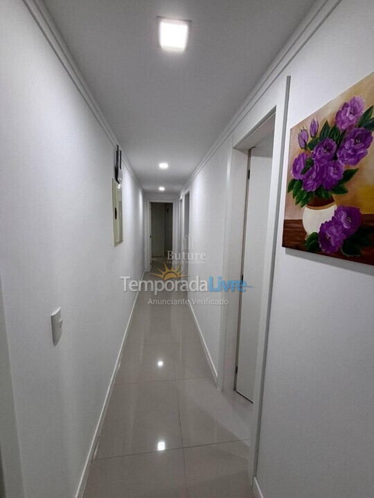 Apartamento para aluguel de temporada em Itapema (Meia Praia)