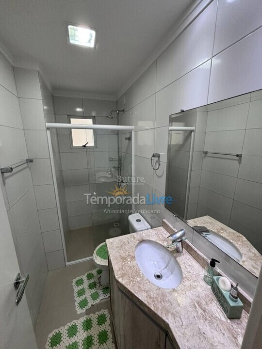 Apartamento para aluguel de temporada em Itapema (Meia Praia)