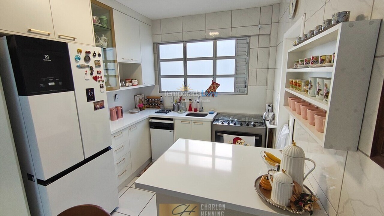 Apartment for vacation rental in Balneário Camboriú (Centro)