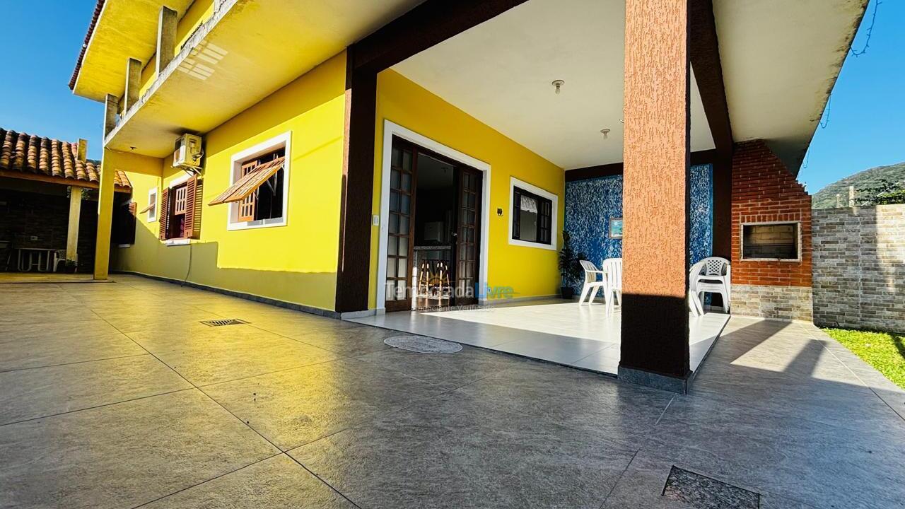 Casa para aluguel de temporada em Ubatuba (Lagoinha)