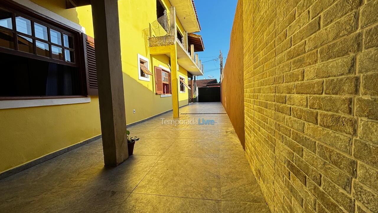 Casa para aluguel de temporada em Ubatuba (Lagoinha)