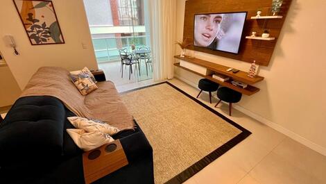 NEW apartment with a large terrace and 3 suites in Meia Praia.