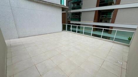 NEW apartment with a large terrace and 3 suites in Meia Praia.