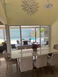 Sala jantar + área goumet e piscina