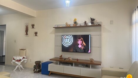 Spacious 3-Bedroom Apartment in the Heart of Itaguá with Air Conditioning