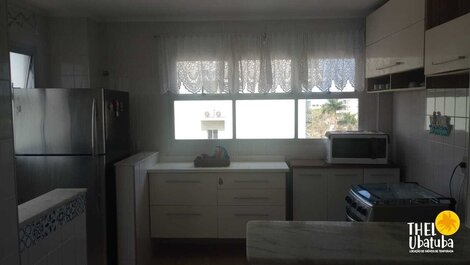 Penthouse in Praia Grande with air conditioning and barbecue for 13 people.