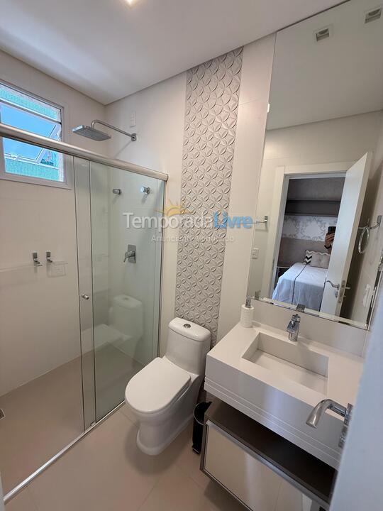 Apartment for vacation rental in Itapema (Meia Praia)