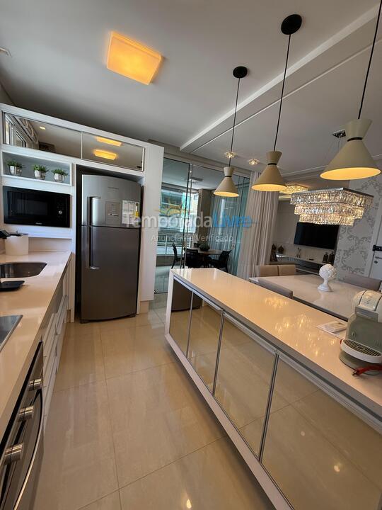 Apartment for vacation rental in Itapema (Meia Praia)