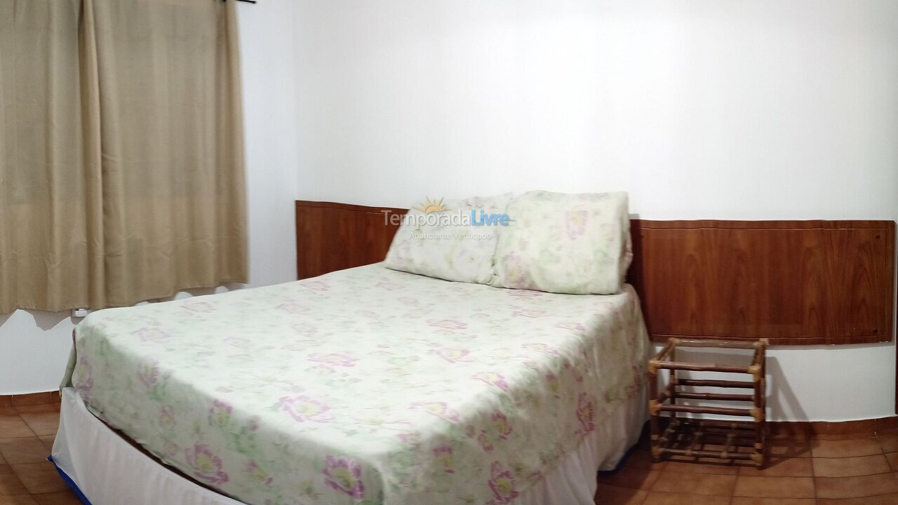 Apartamento para aluguel de temporada em Guarujá (Pitangueiras)