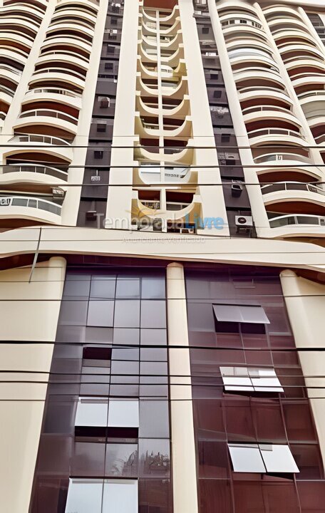 Apartamento para aluguel de temporada em Guarujá (Pitangueiras)