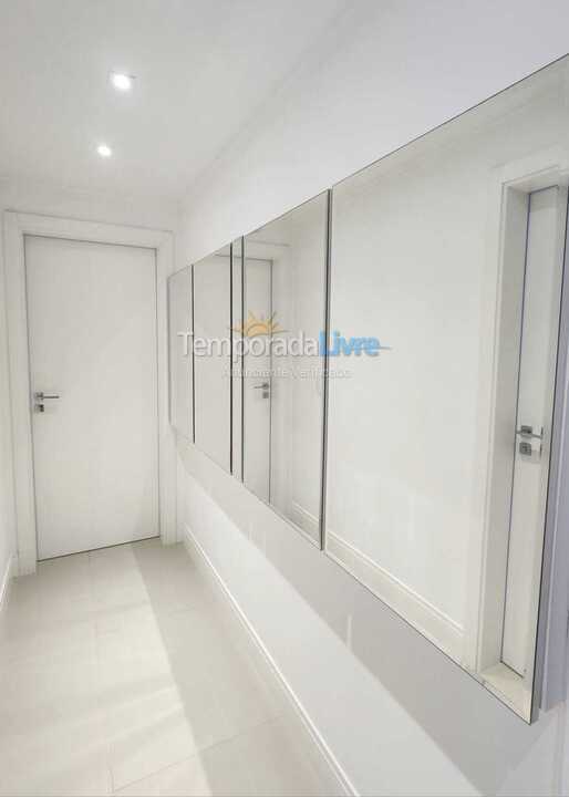 Apartamento para aluguel de temporada em Itapema (Meia Praia)