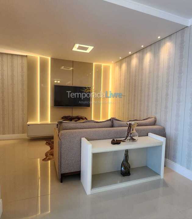 Apartamento para aluguel de temporada em Itapema (Meia Praia)