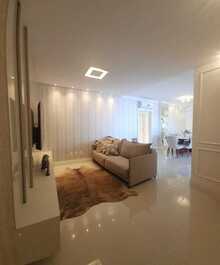 Apto lindo 50 metros do mar