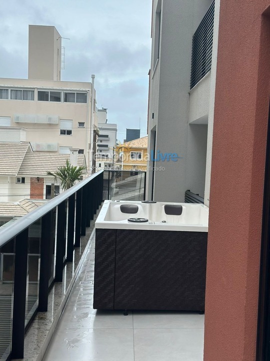 Apartment for vacation rental in Governador Celso Ramos (Praia de Palmas)