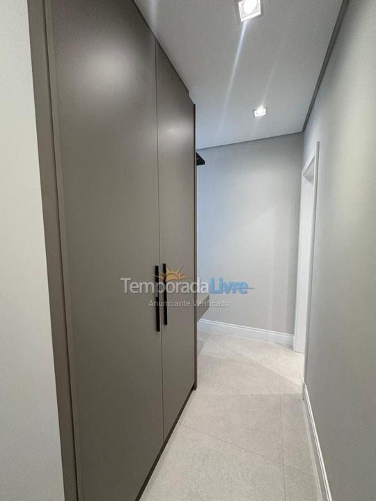 Apartment for vacation rental in Governador Celso Ramos (Praia de Palmas)