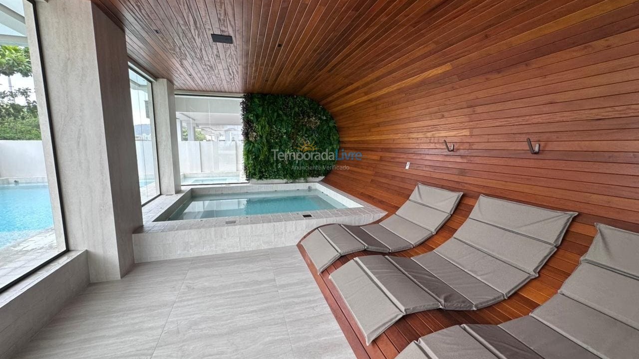 Apartment for vacation rental in Governador Celso Ramos (Praia de Palmas)