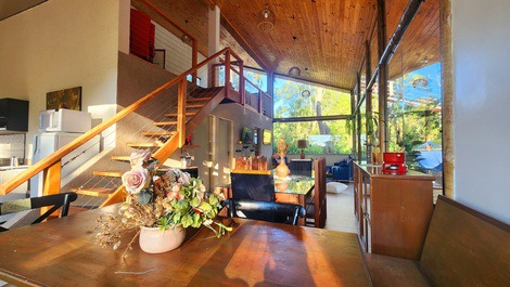 Country house in a gated community with private boat ramp to the reservoir.