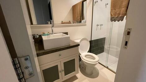 ALQUILER POR TEMPORADA: JURERÊ INTERNACIONAL, 3 SUITES