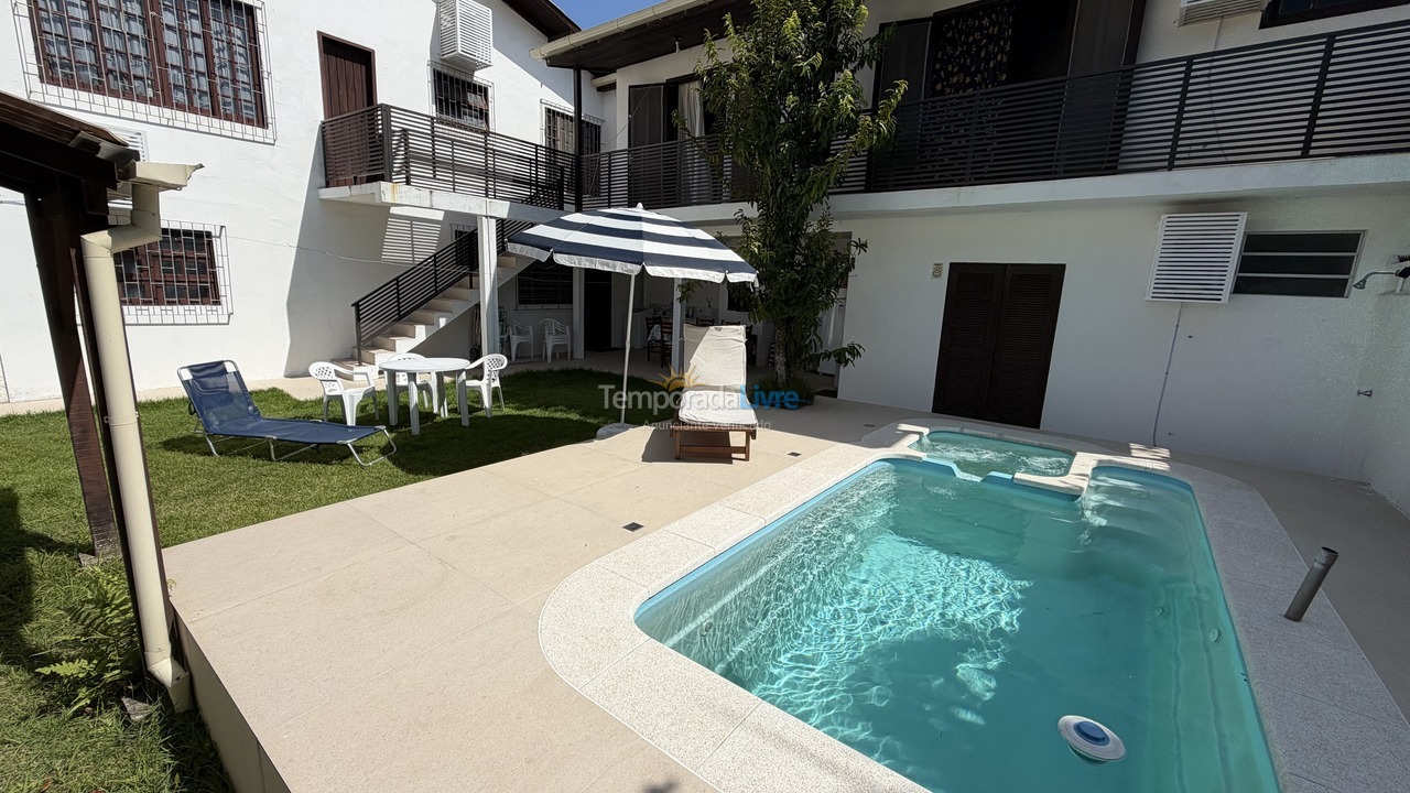Casa para aluguel de temporada em Florianopolis (Praia dos Ingleses)