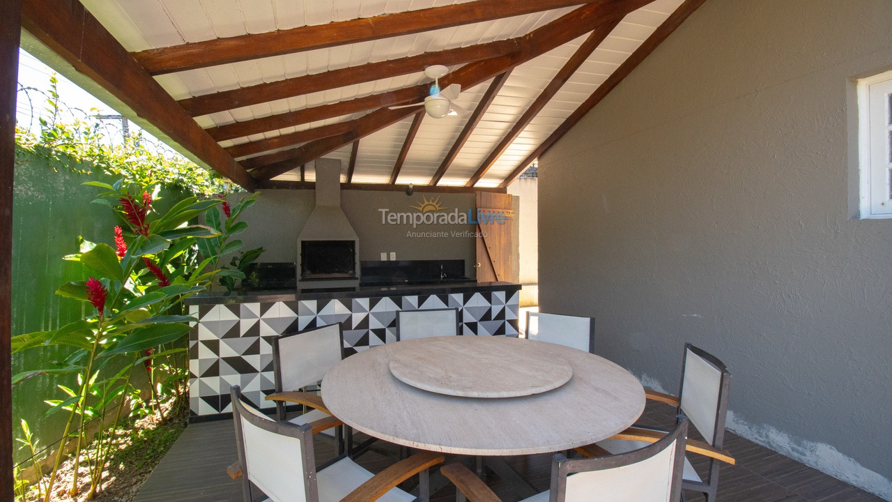 Casa para alquiler de vacaciones em São Sebastião (Juquehy)