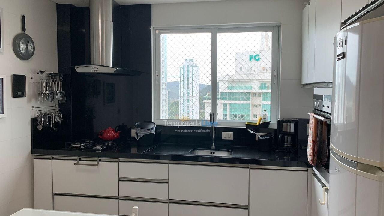 Apartamento para aluguel de temporada em Balneário Camboriú (Centro)