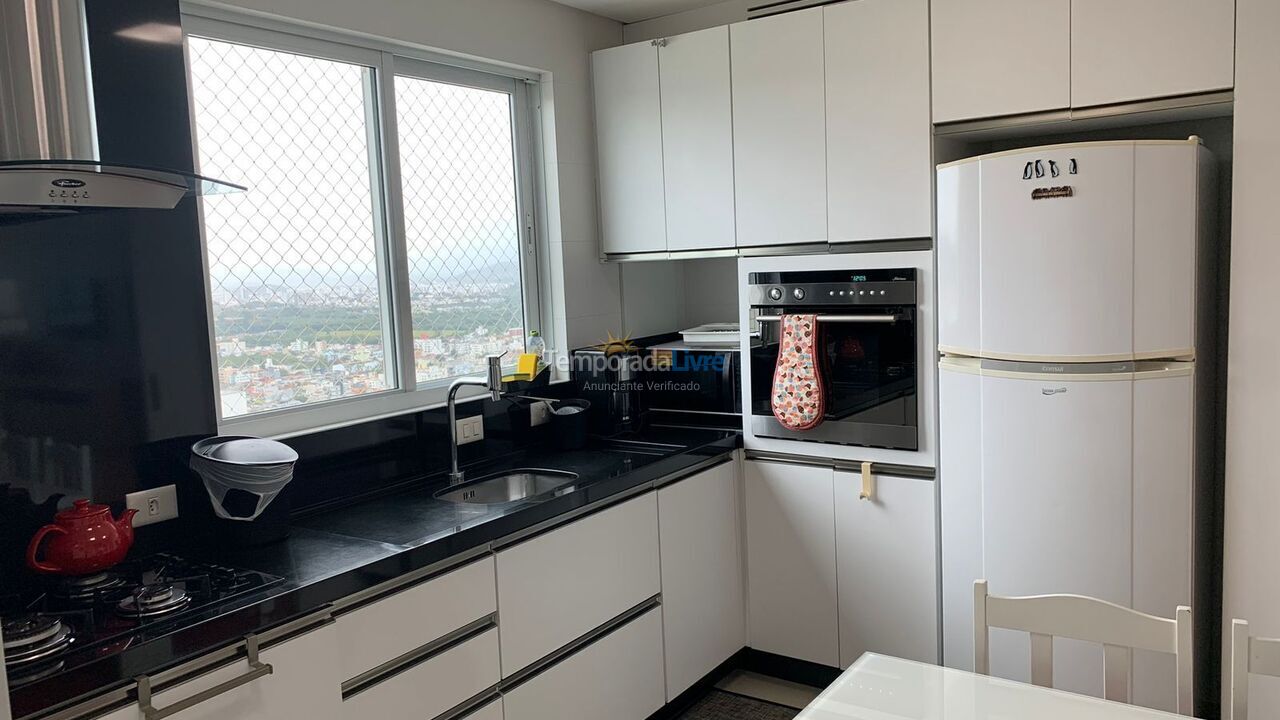 Apartamento para aluguel de temporada em Balneário Camboriú (Centro)