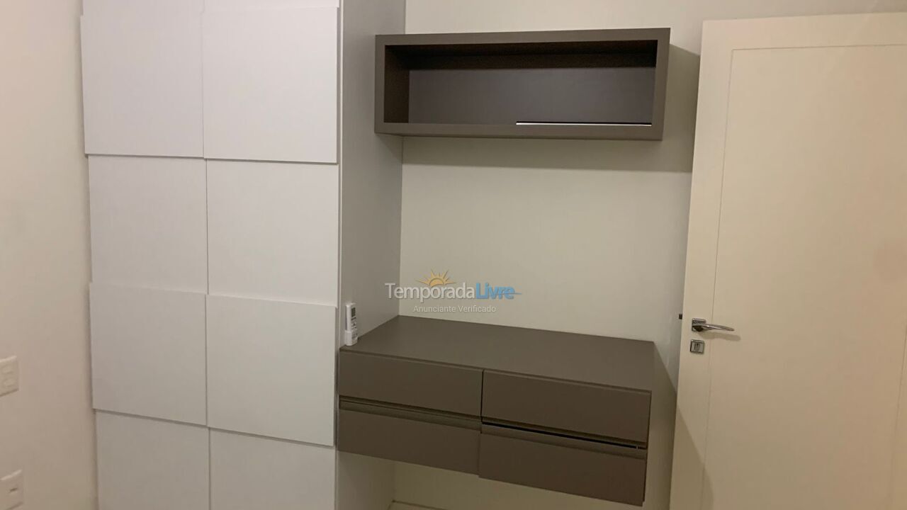 Apartamento para aluguel de temporada em Balneário Camboriú (Centro)