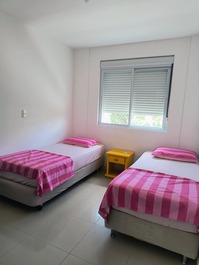 Beautiful two-bedroom apartment on Praia dos Ingleses Norte beach.