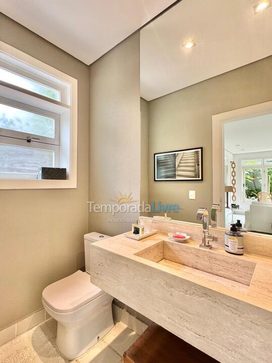 House for vacation rental in São Sebastião (Praia da Baleia)