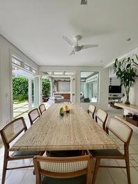 Baleia Beach - house on the beachfront.