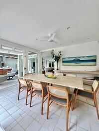 Baleia Beach - house on the beachfront.