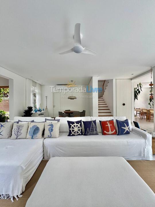 House for vacation rental in São Sebastião (Praia da Baleia)